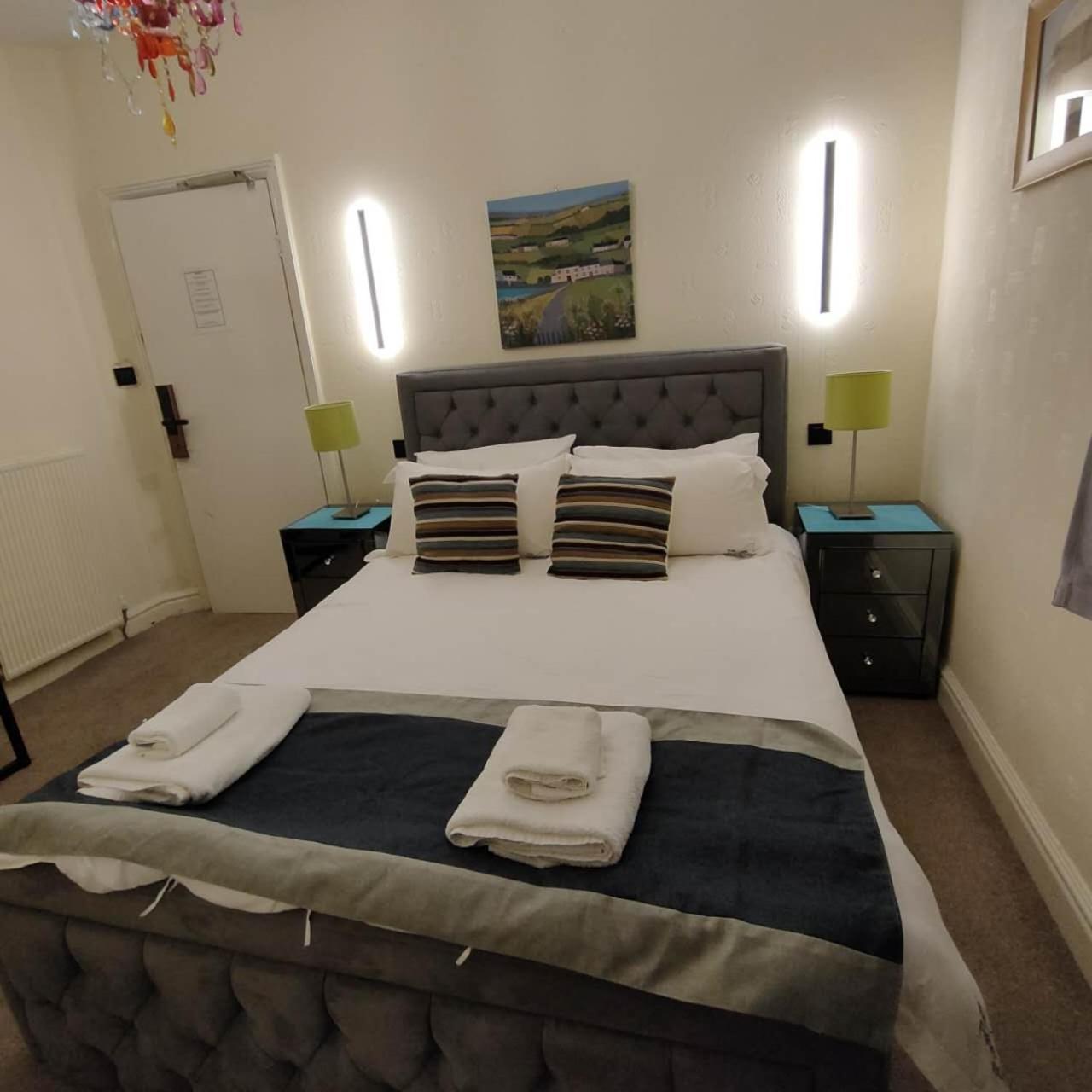 The Ambleside Apartments - Self Catering With Private Kitchen - Best For Location Exterior foto